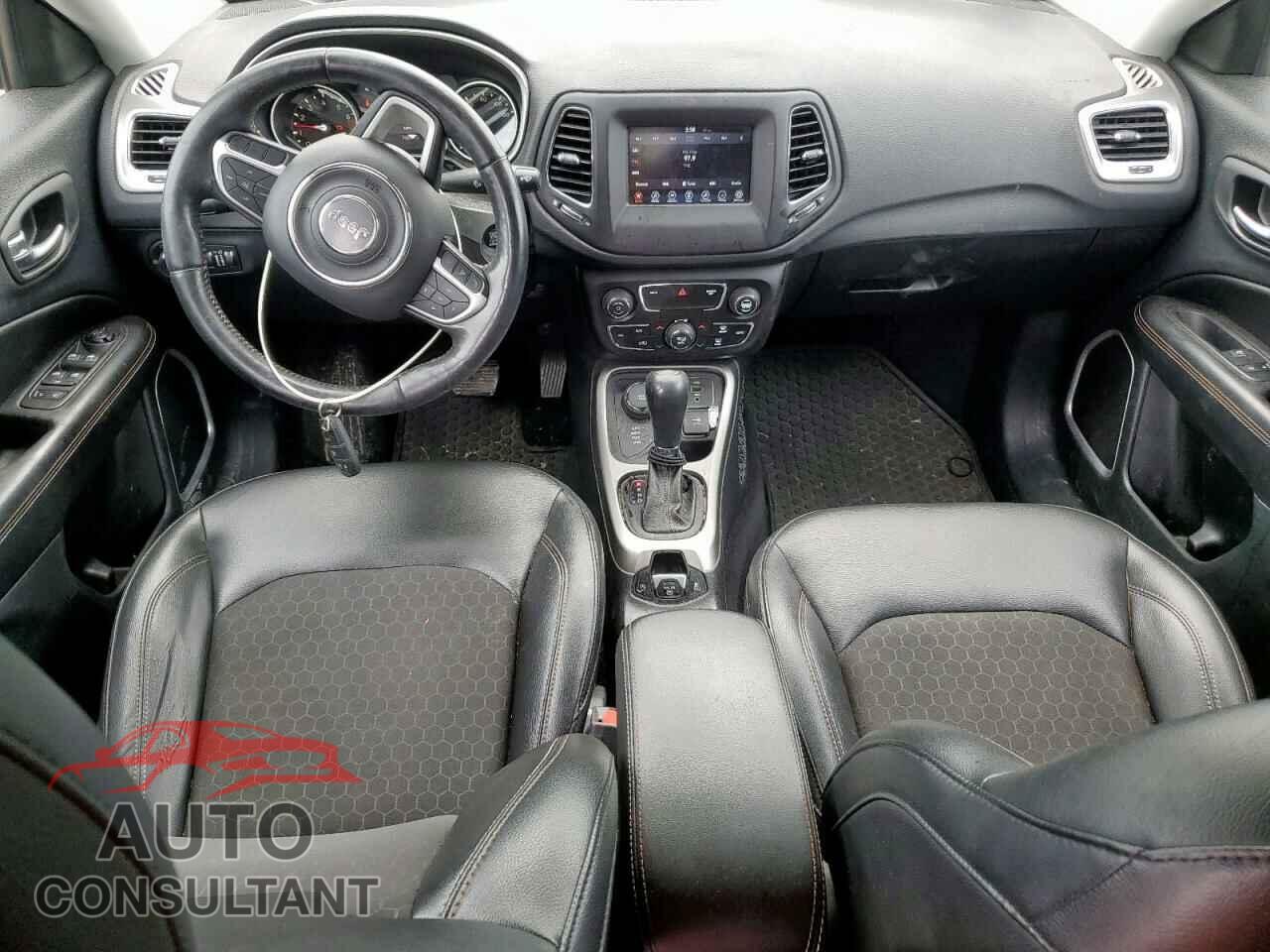 JEEP COMPASS 2018 - 3C4NJDBB2JT313550