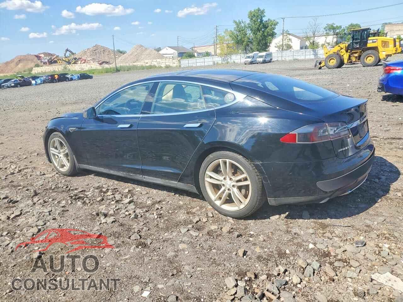 TESLA MODEL S 2013 - 5YJSA1CN1DFP12575