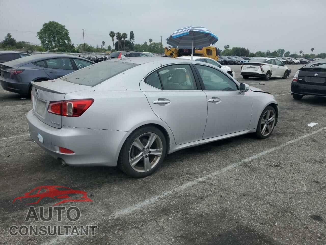 LEXUS IS 2011 - JTHBF5C27B5137040