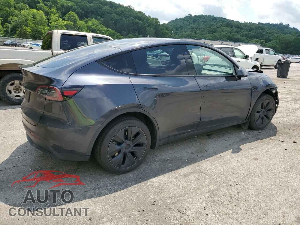 TESLA MODEL Y 2024 - 7SAYGDED8RF193677