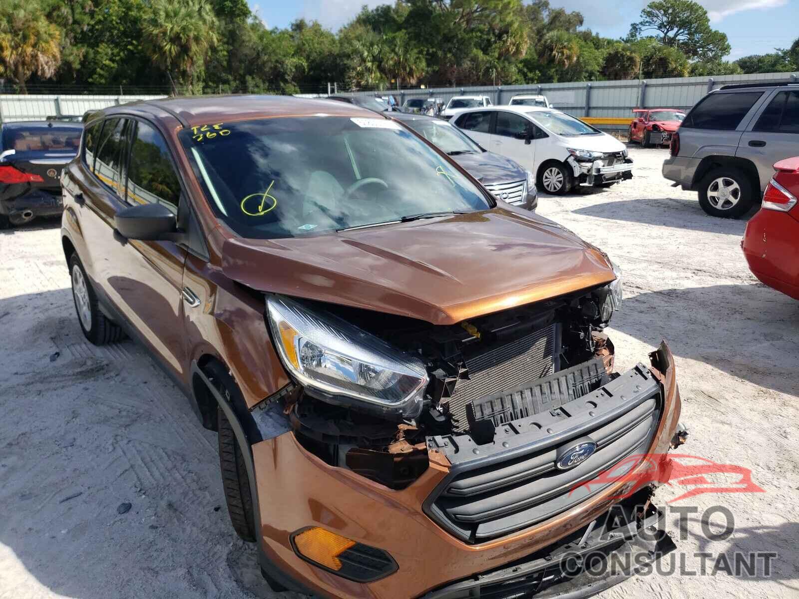 FORD ESCAPE 2017 - 1FMCU0F76HUC07384