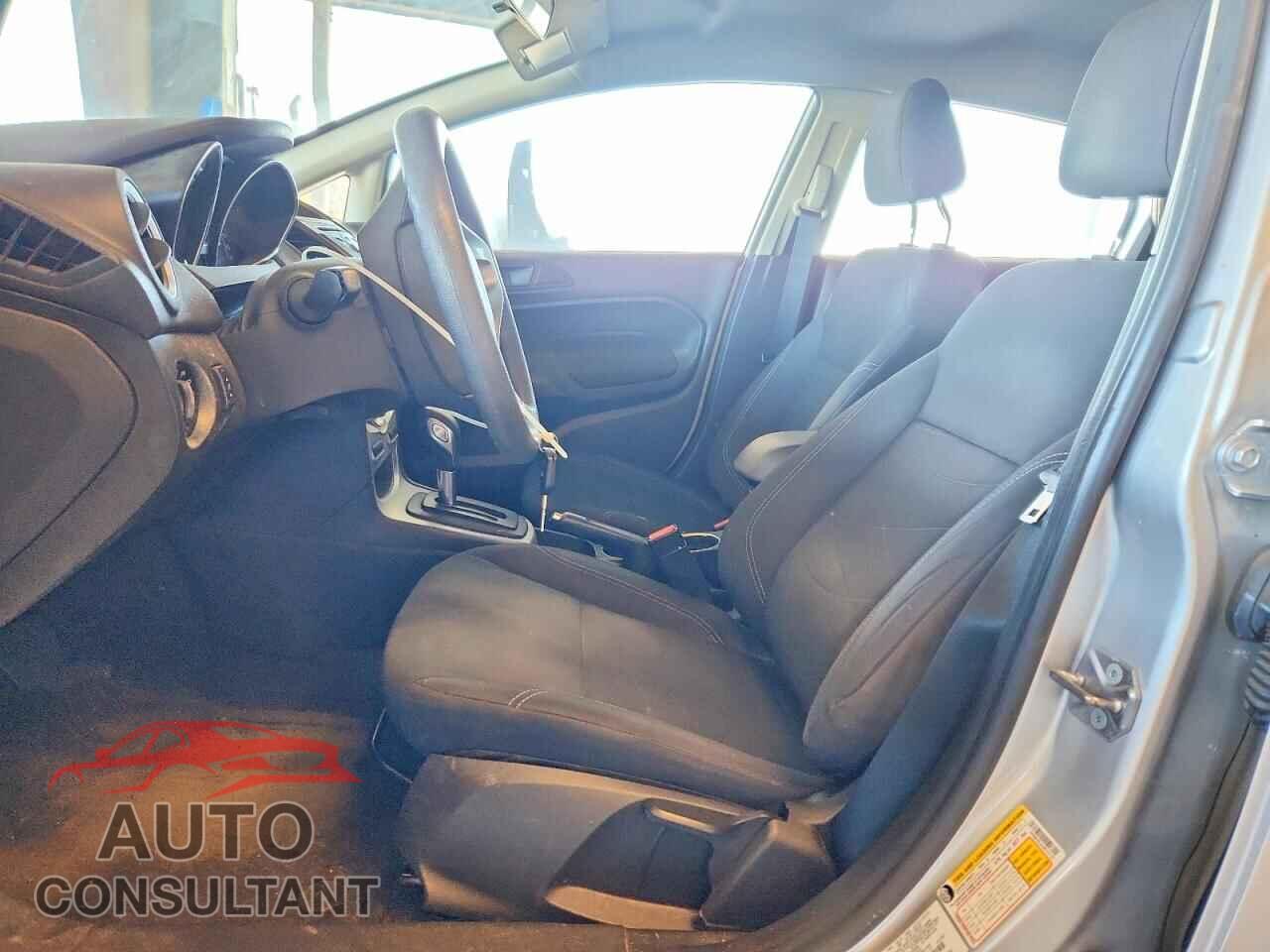 FORD FIESTA 2018 - 3FADP4EJ3JM141137