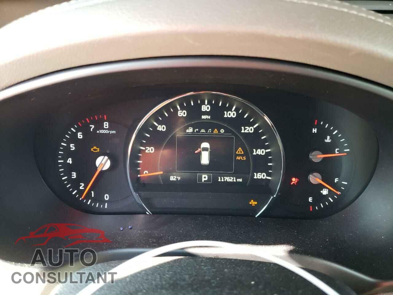 KIA SORENTO 2018 - 5XYPKDA55JG361438