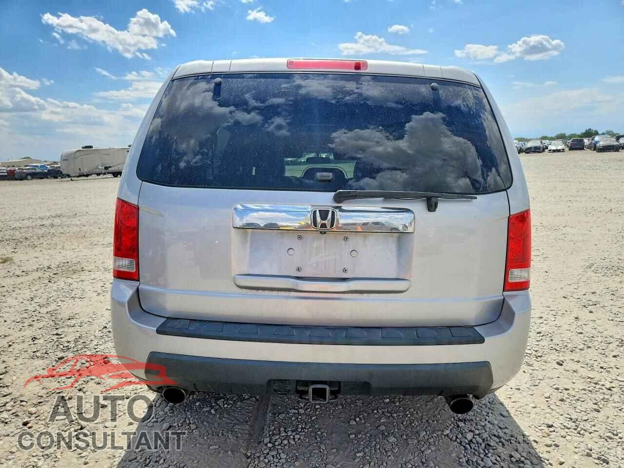 HONDA PILOT 2010 - 5FNYF4H60AB015991