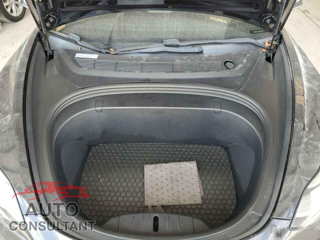 TESLA MODEL 3 2018 - 5YJ3E1EB8JF071349