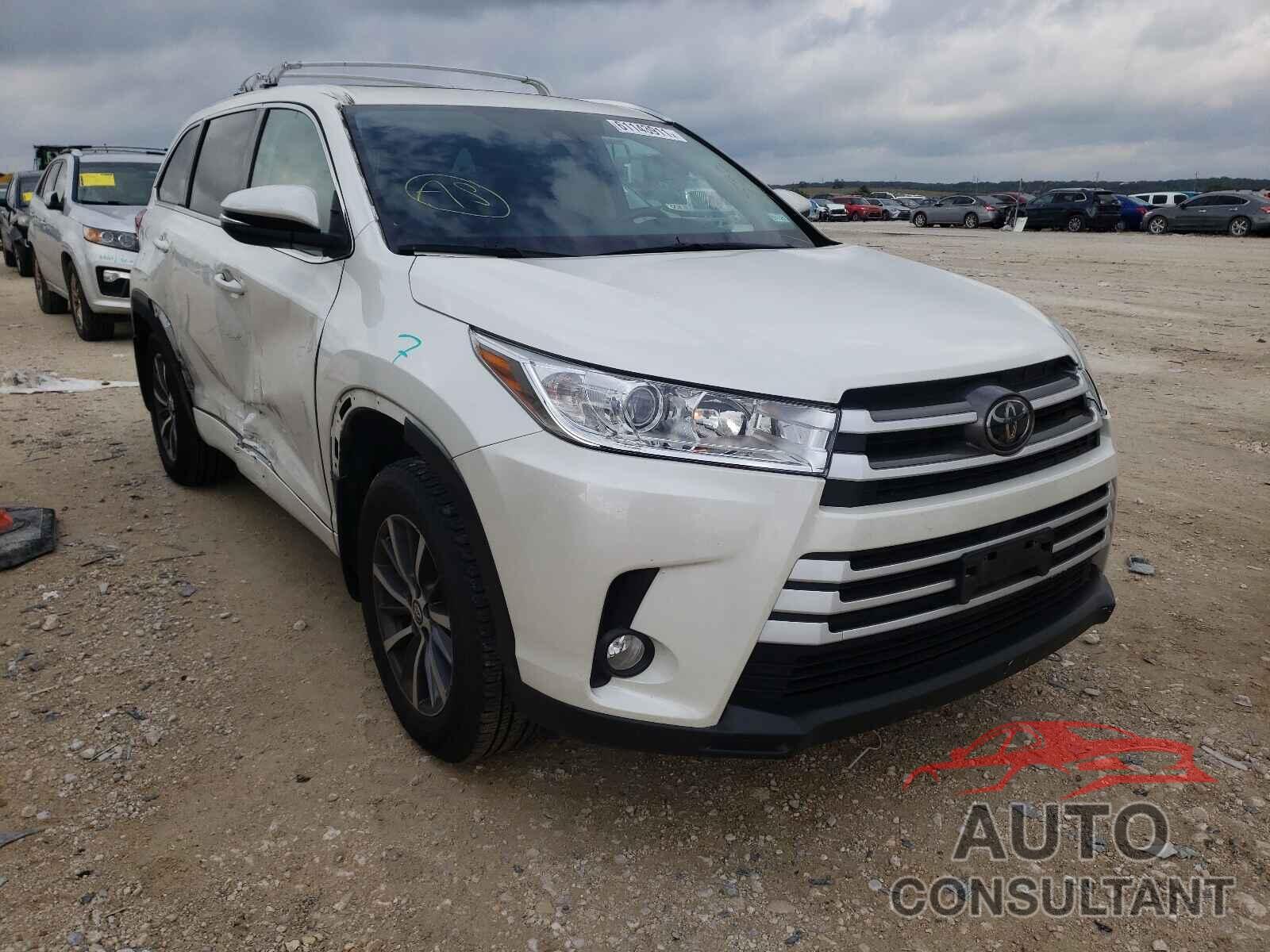 TOYOTA HIGHLANDER 2018 - 5TDKZRFH5JS532309