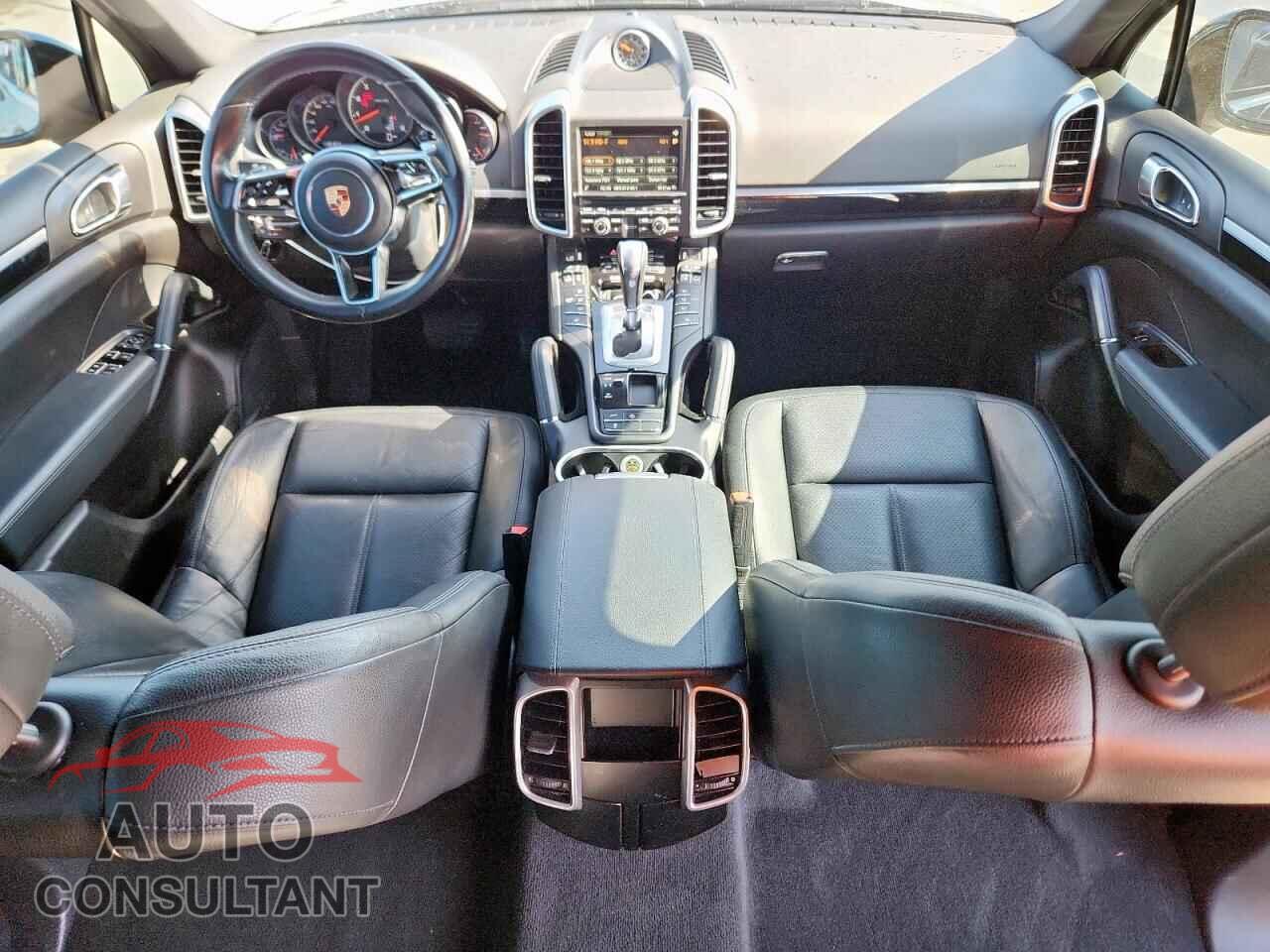 PORSCHE CAYENNE 2016 - WP1AA2A25GLA00712