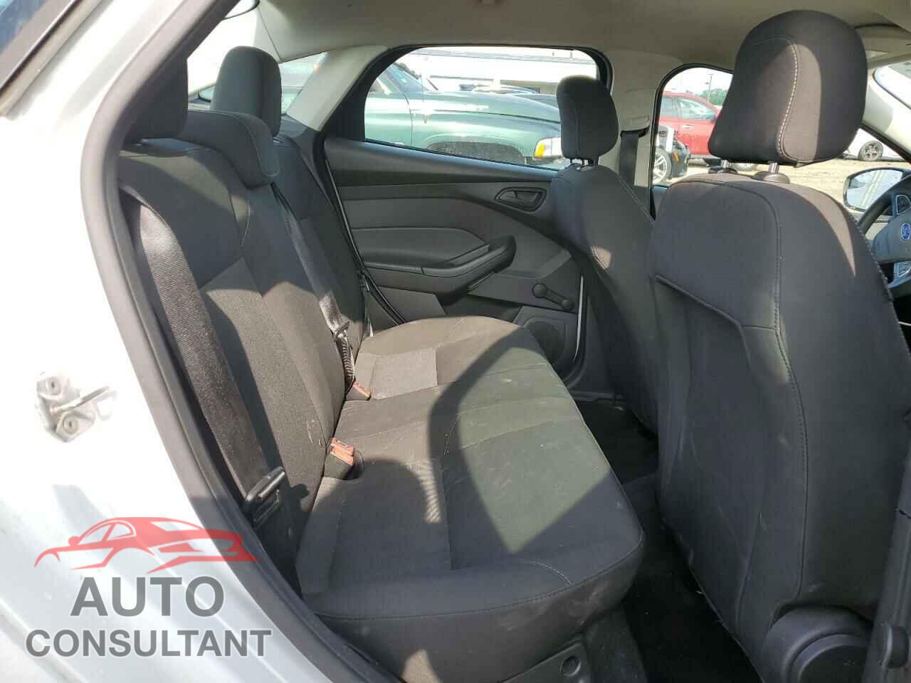 FORD FOCUS 2016 - 1FADP3E27GL261858