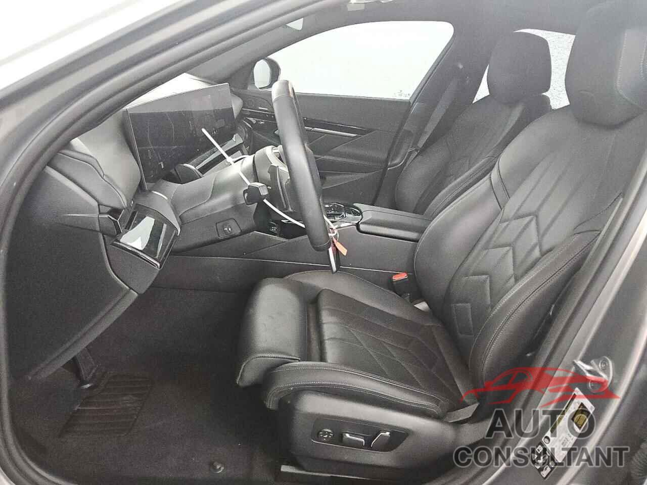 BMW 5 SERIES 2024 - WBA53FJ01RCS03468