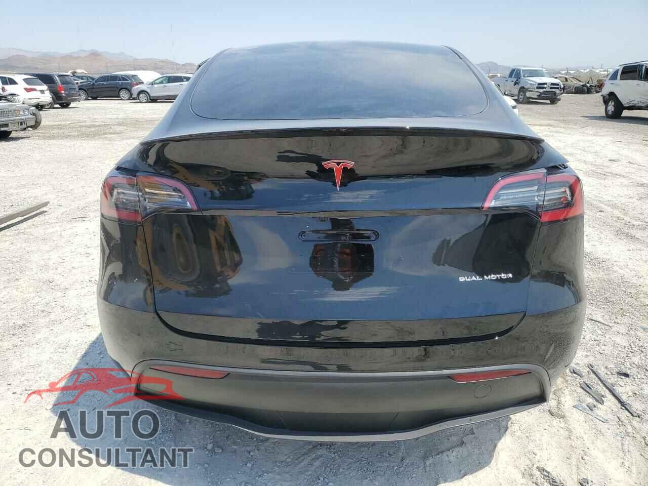 TESLA MODEL Y 2024 - 7SAYGDEE0RF083473