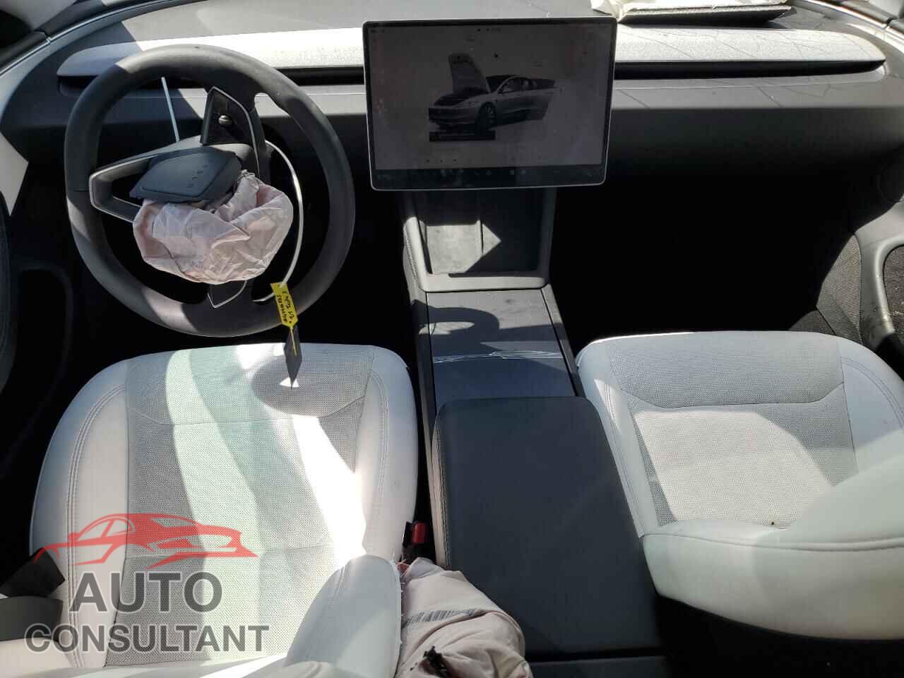 TESLA MODEL 3 2024 - 5YJ3E1EB3RF827780