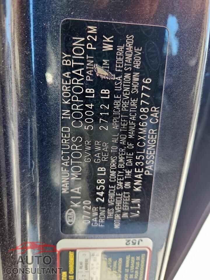KIA STINGER 2021 - KNAE35LCXM6087776