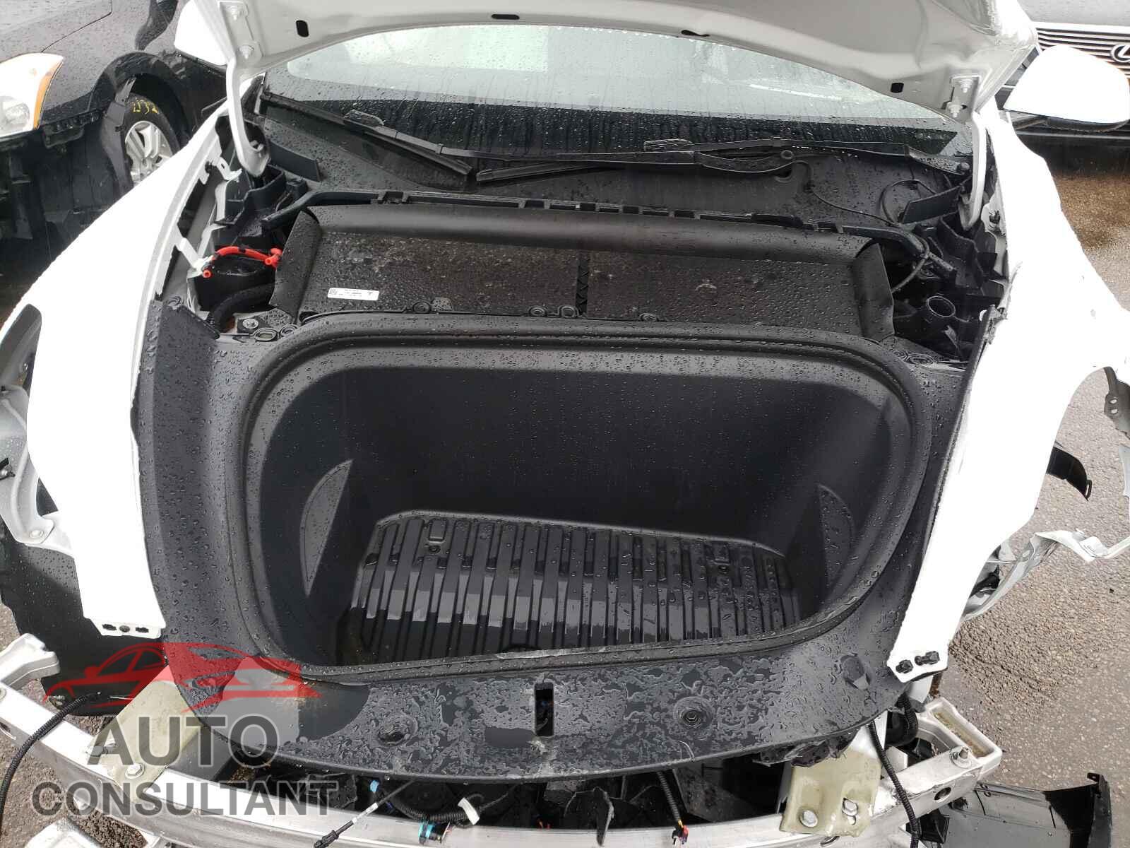 TESLA MODEL Y 2021 - 5YJYGDEEXMF230937