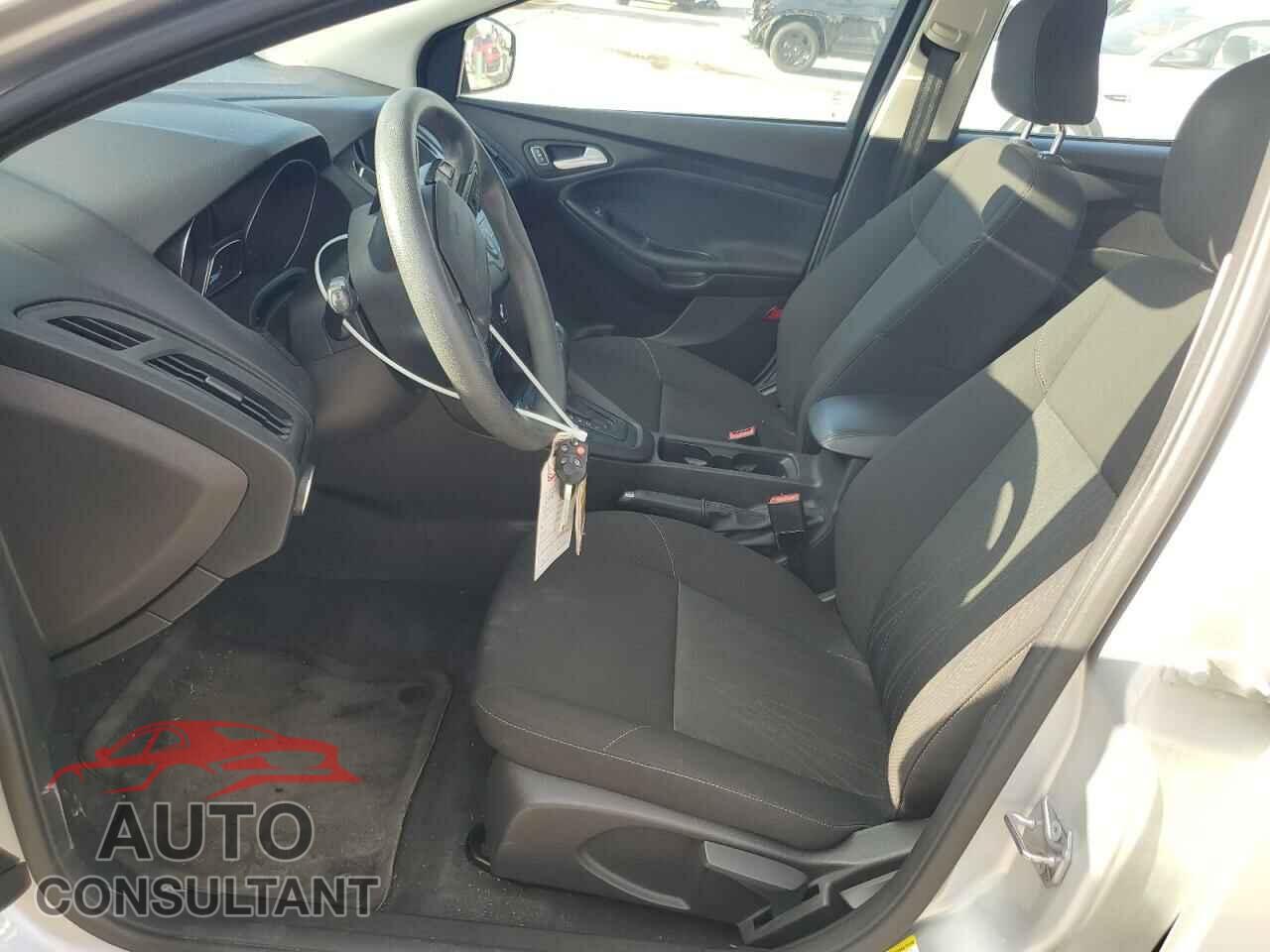 FORD FOCUS 2015 - 1FADP3F28FL234097
