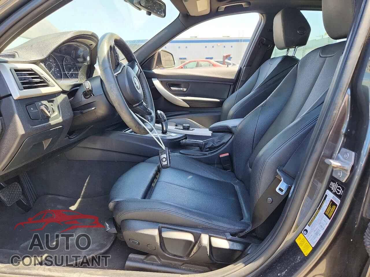 BMW 3 SERIES 2014 - WBA3B1C52EP680984