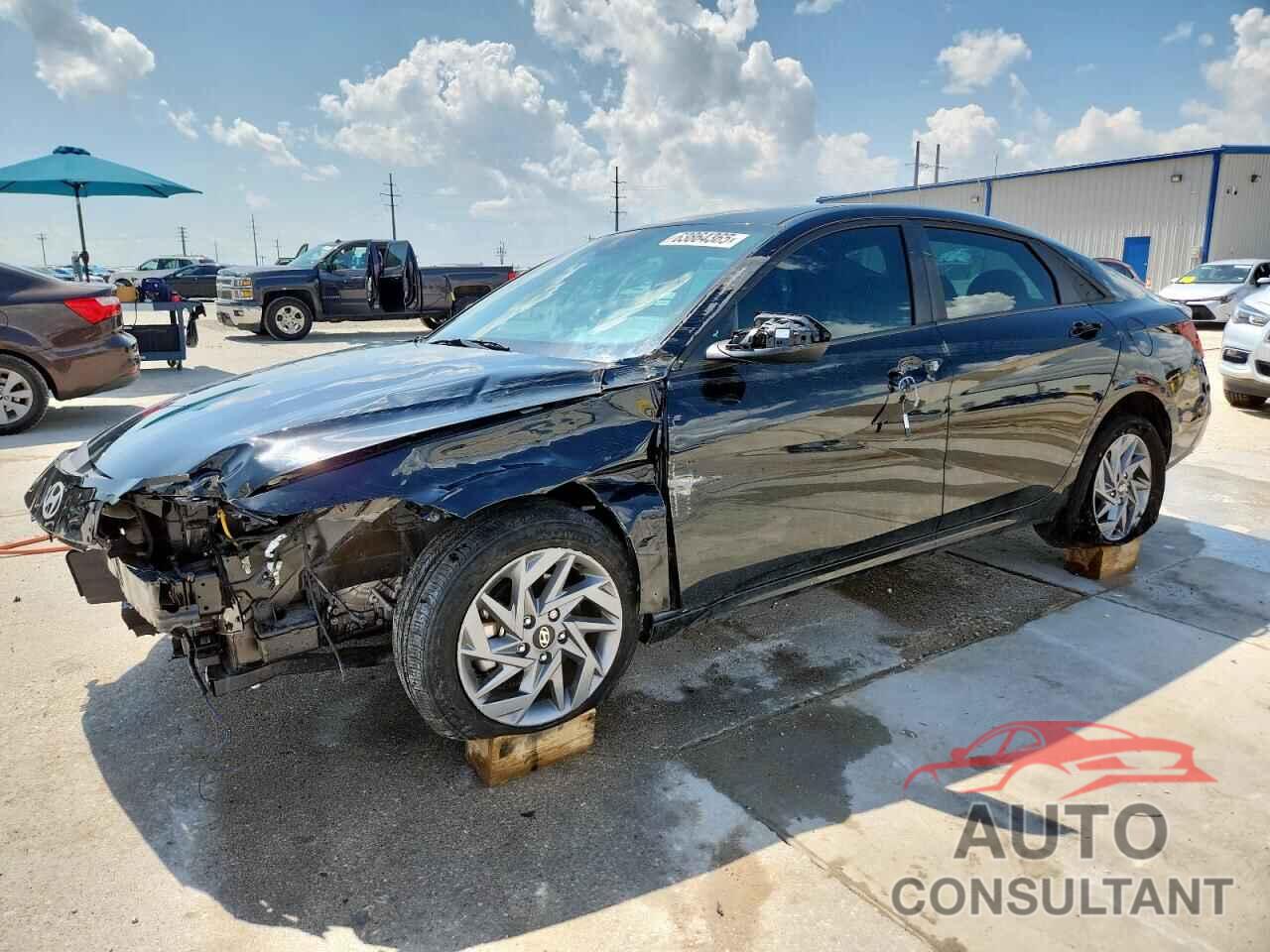 HYUNDAI ELANTRA 2024 - KMHLM4DG2RU755877