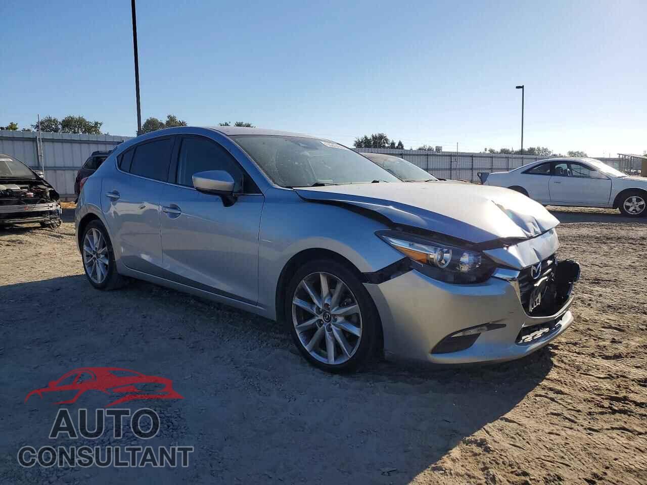 MAZDA 3 2017 - 3MZBN1L74HM109852