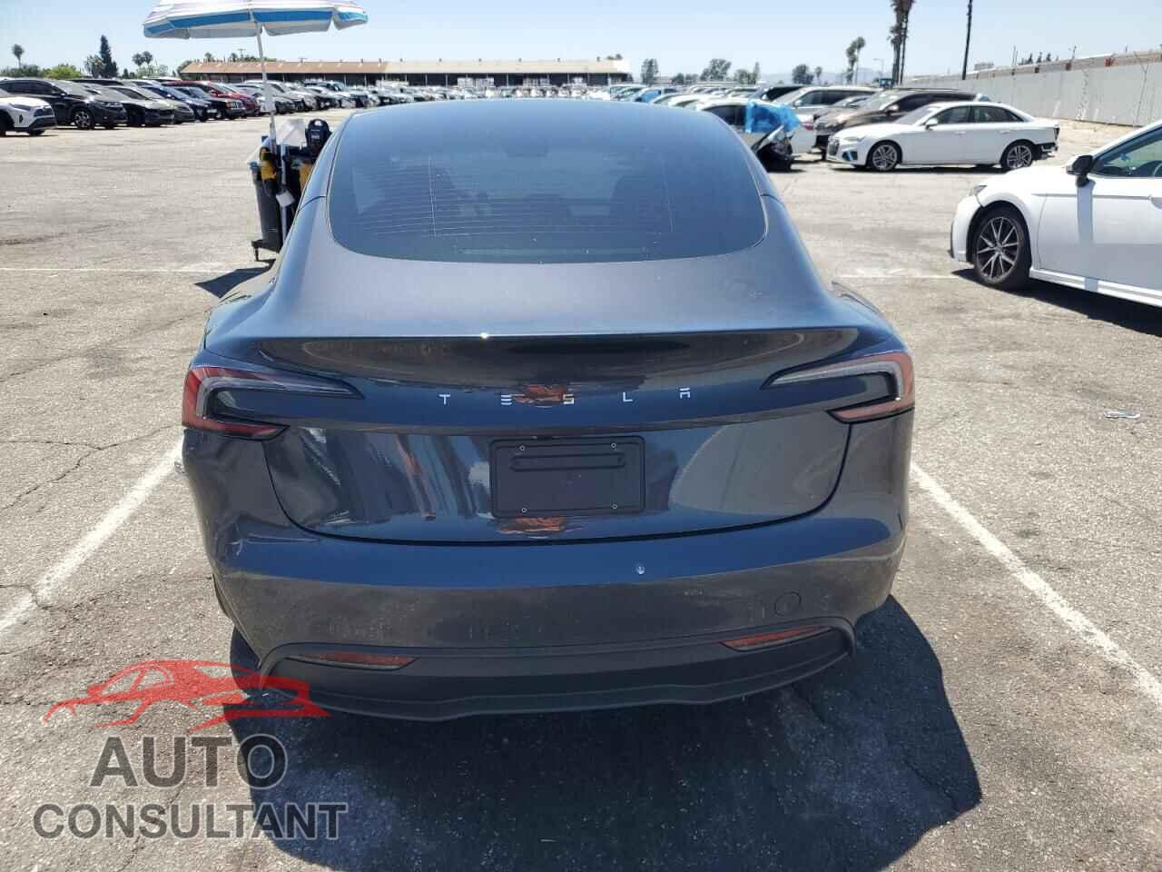TESLA MODEL 3 2024 - 5YJ3E1EA9RF726458