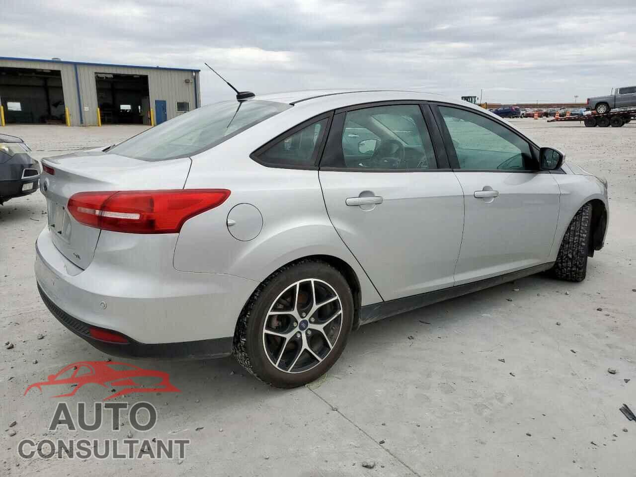 FORD FOCUS 2017 - 1FADP3H24HL303206