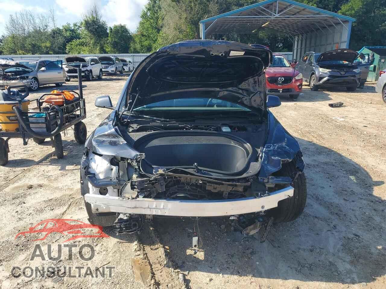 TESLA MODEL 3 2025 - 5YJ3E1EA7SF050064