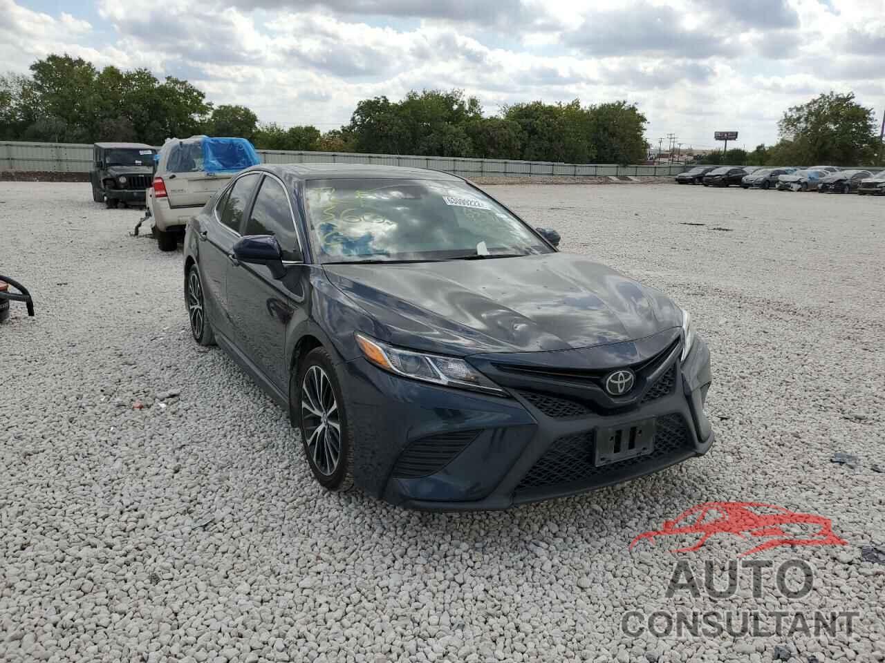 TOYOTA CAMRY 2018 - 4T1B11HK8JU653859