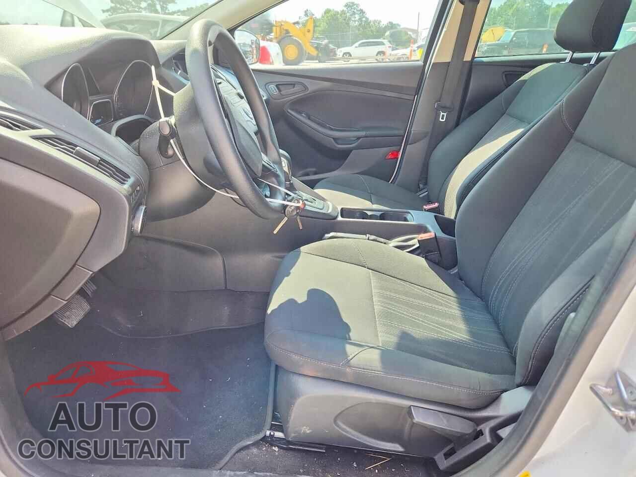 FORD FOCUS 2017 - 1FADP3E20HL202328