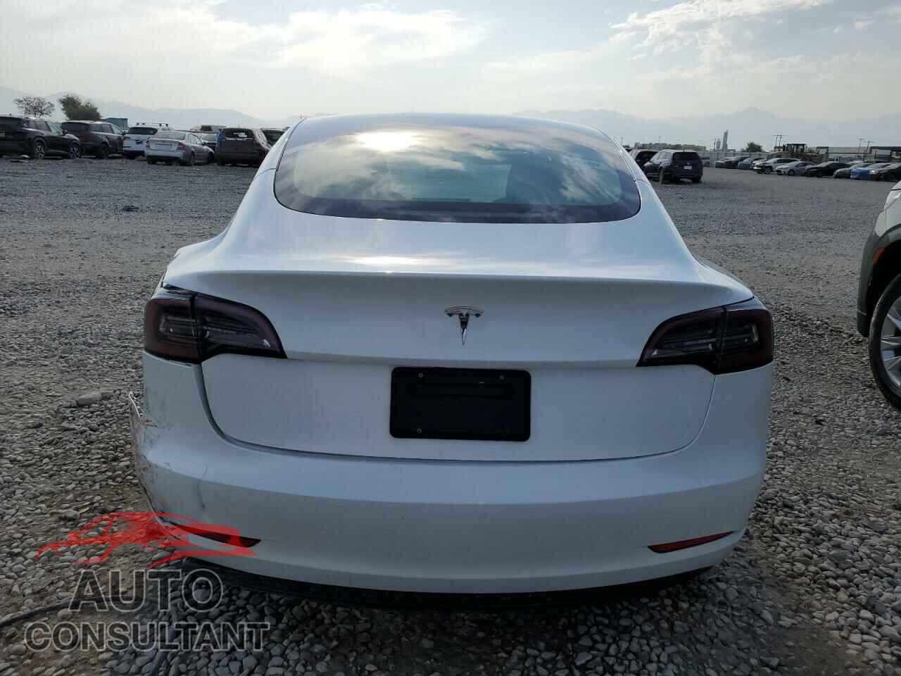 TESLA MODEL 3 2023 - 5YJ3E1EA5PF458554