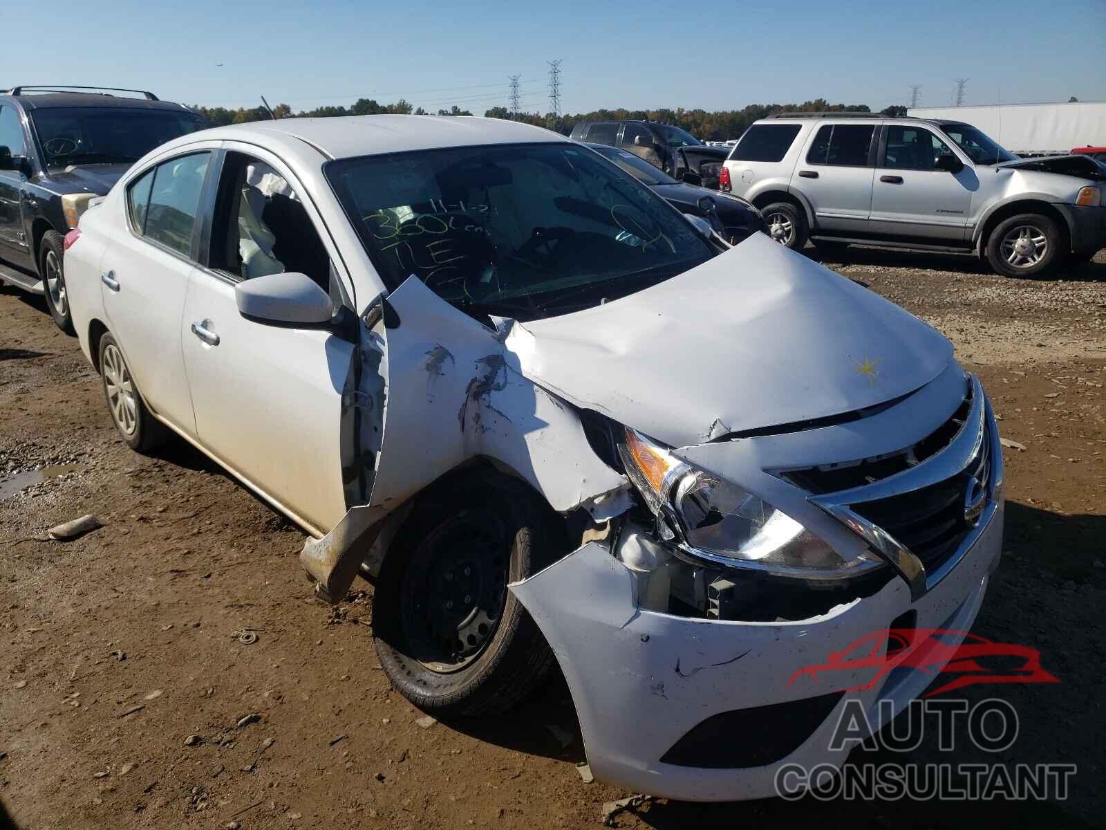 NISSAN VERSA 2018 - 3N1CN7AP0JL836420