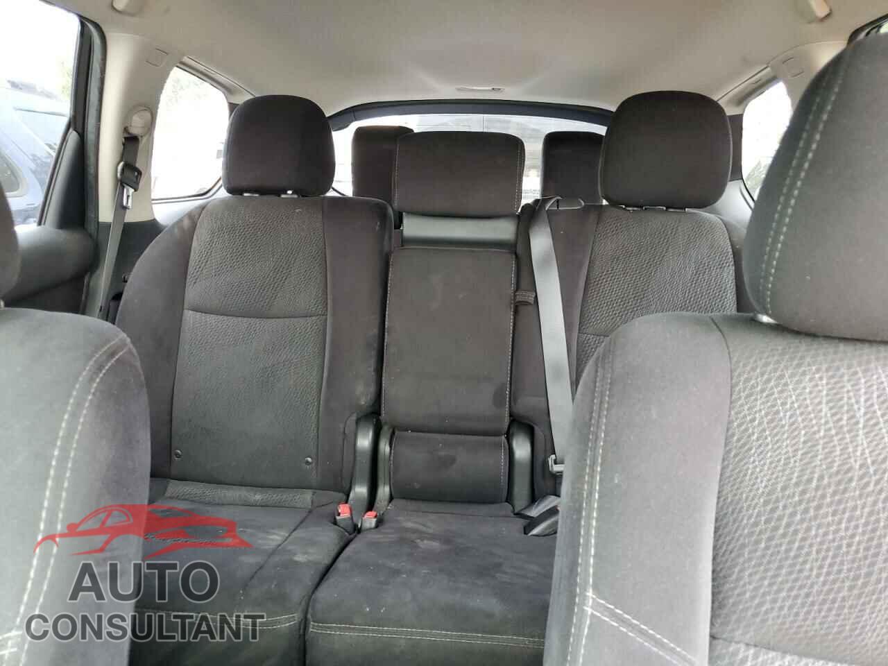 NISSAN PATHFINDER 2015 - 5N1AR2MN1FC632360
