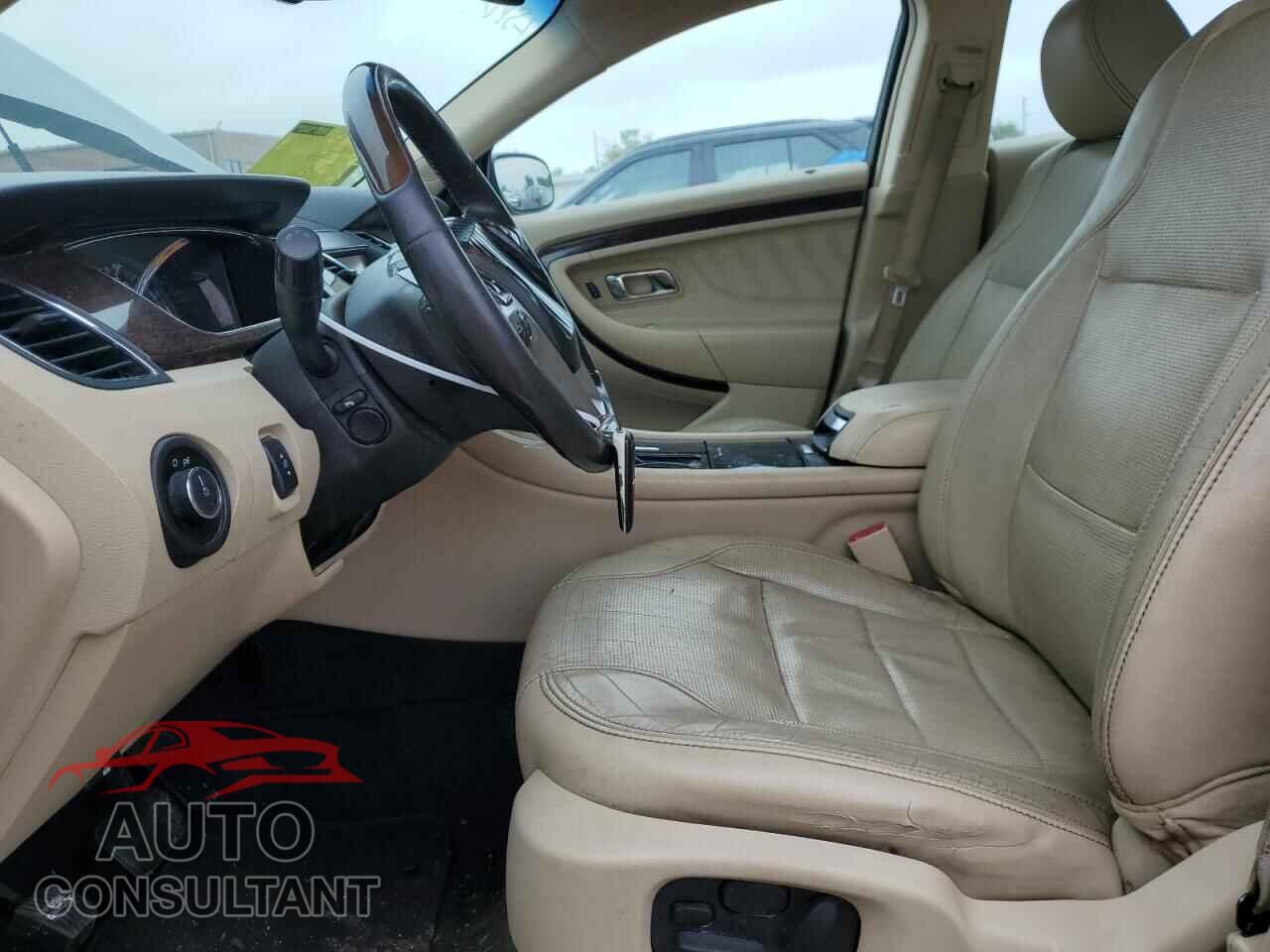 FORD TAURUS 2015 - 1FAHP2F82FG100601