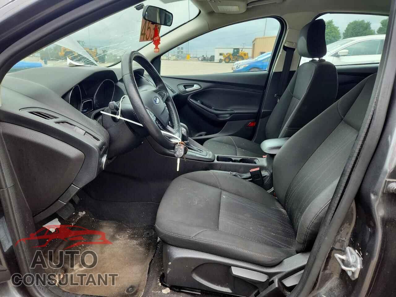 FORD FOCUS 2018 - 1FADP3FEXJL300927