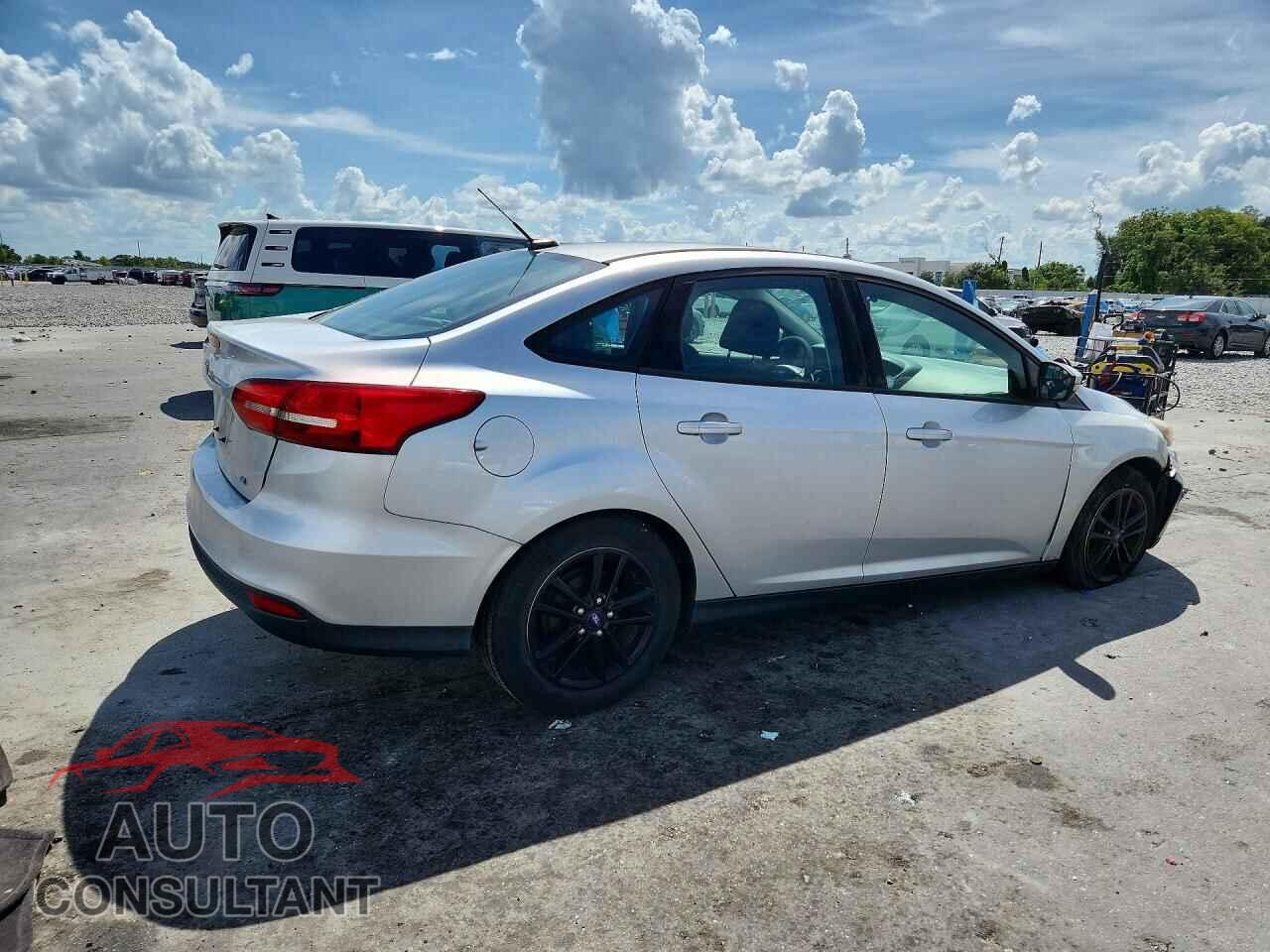 FORD FOCUS 2017 - 1FADP3F21HL248247