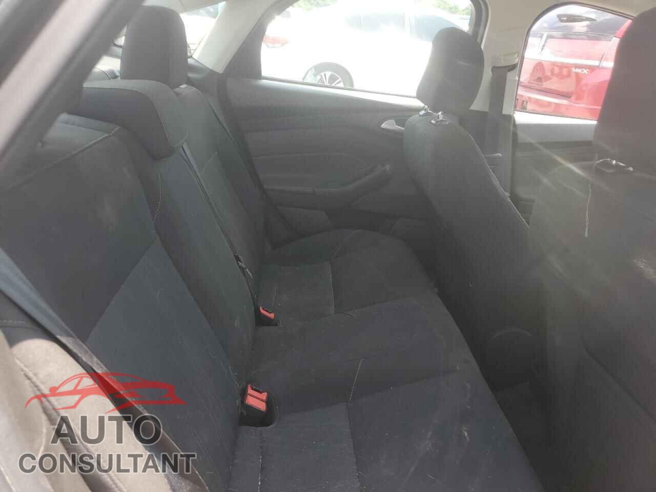 FORD FOCUS 2017 - 1FADP3F22HL257913