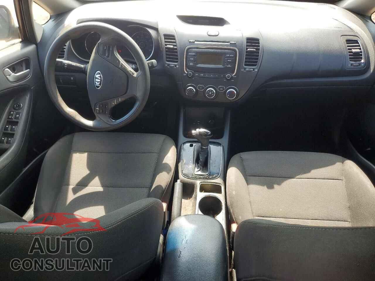 KIA FORTE 2018 - 3KPFK4A77JE200972