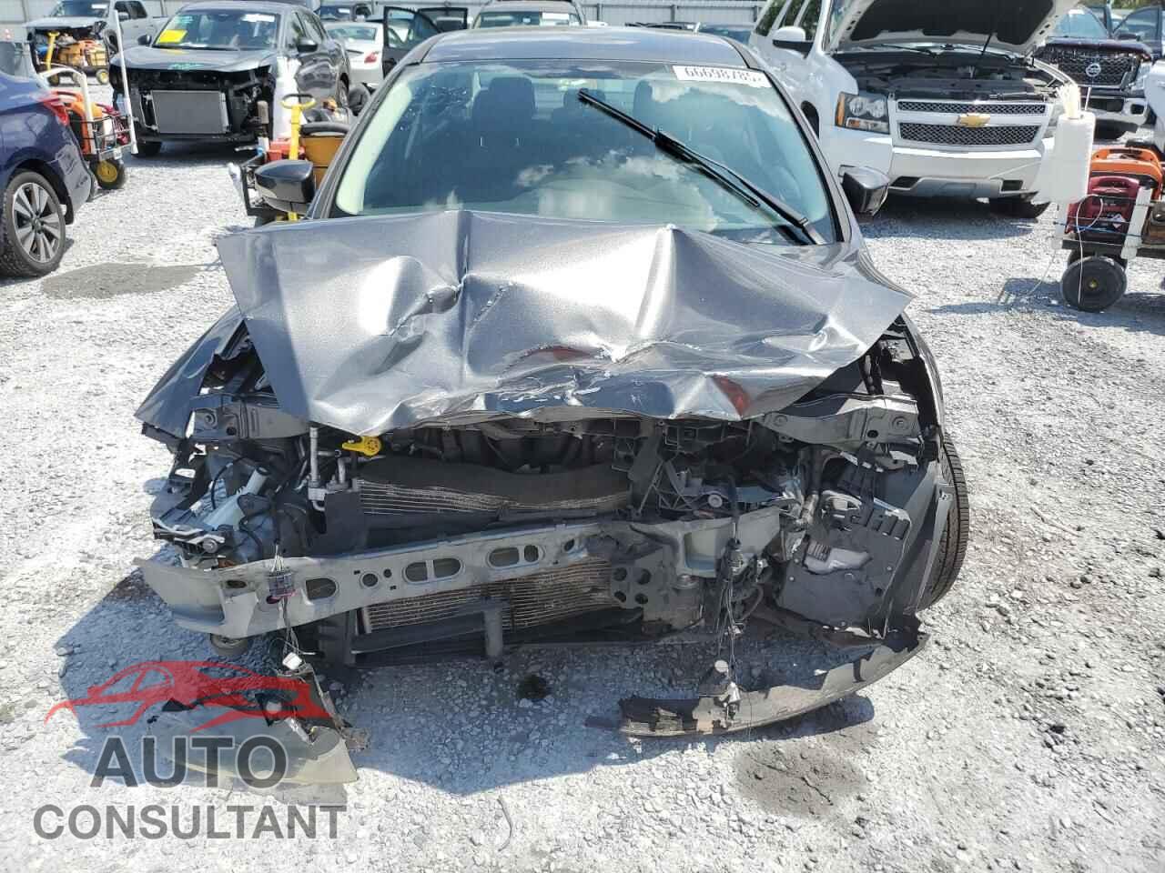 FORD FOCUS 2017 - 1FADP3F29HL242096
