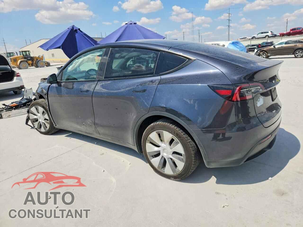 TESLA MODEL Y 2024 - 7SAYGDEE4RA256568