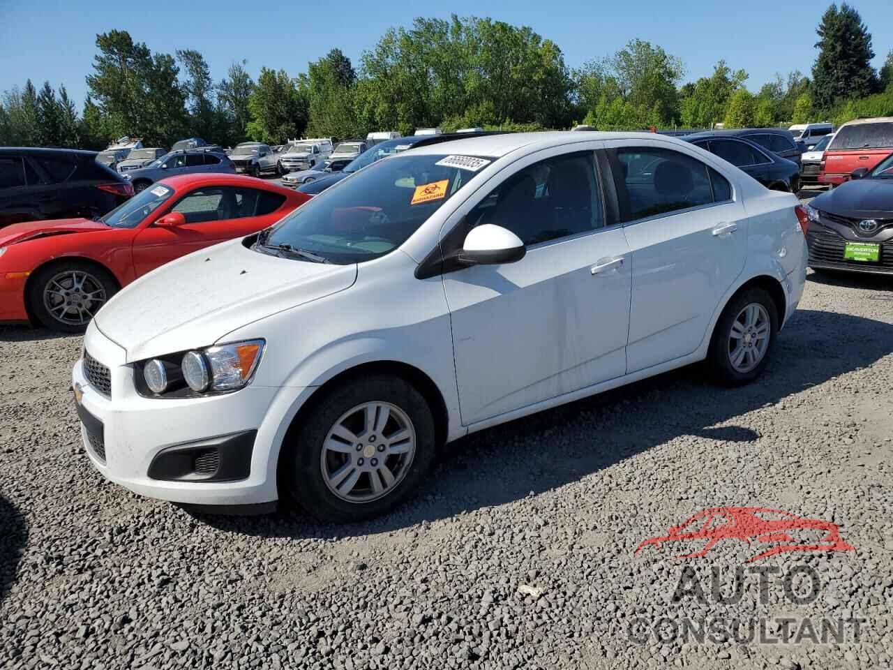 CHEVROLET SONIC 2015 - 1G1JC5SH5F4160770