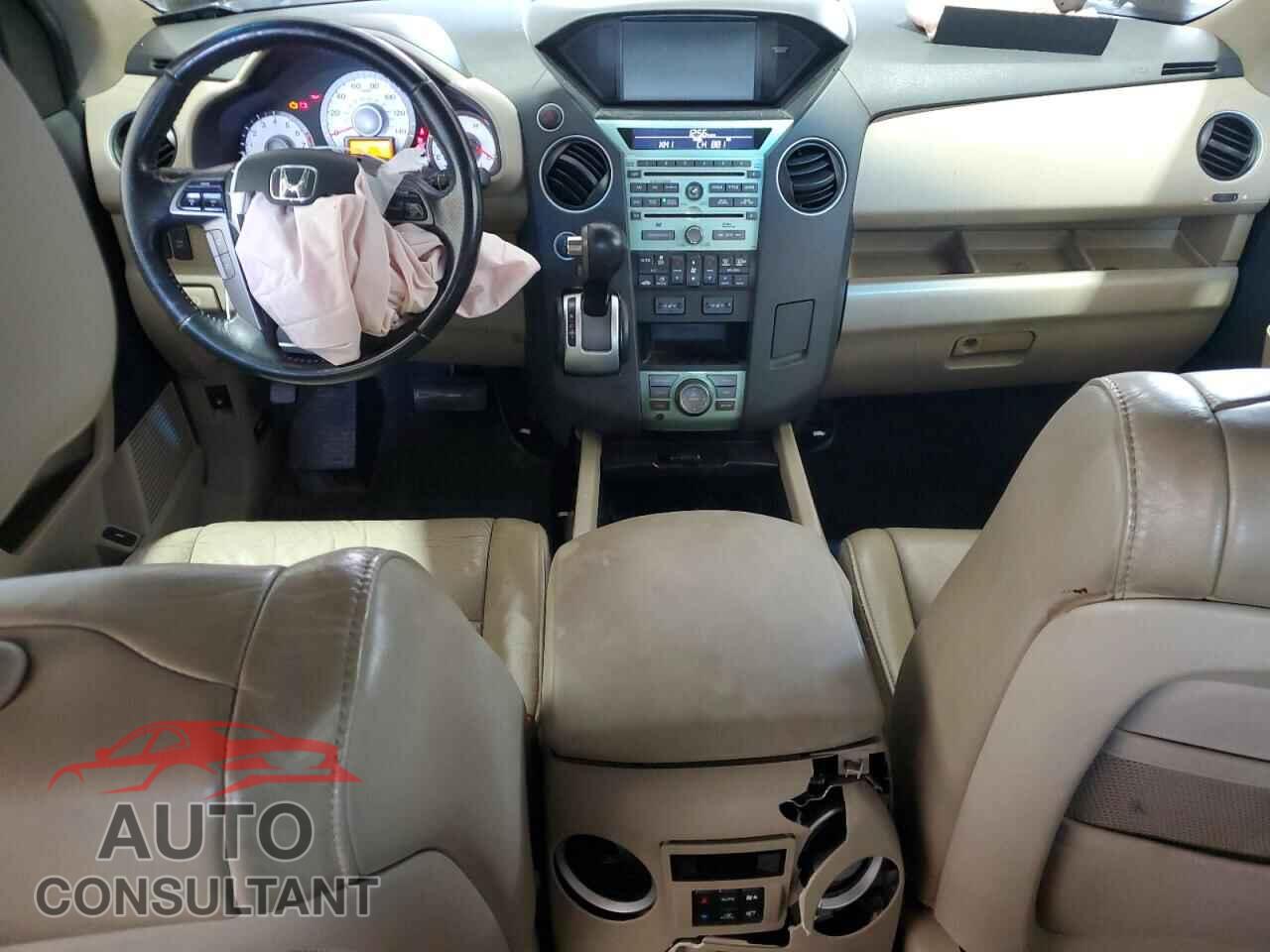 HONDA PILOT 2011 - 5FNYF4H9XBB078320