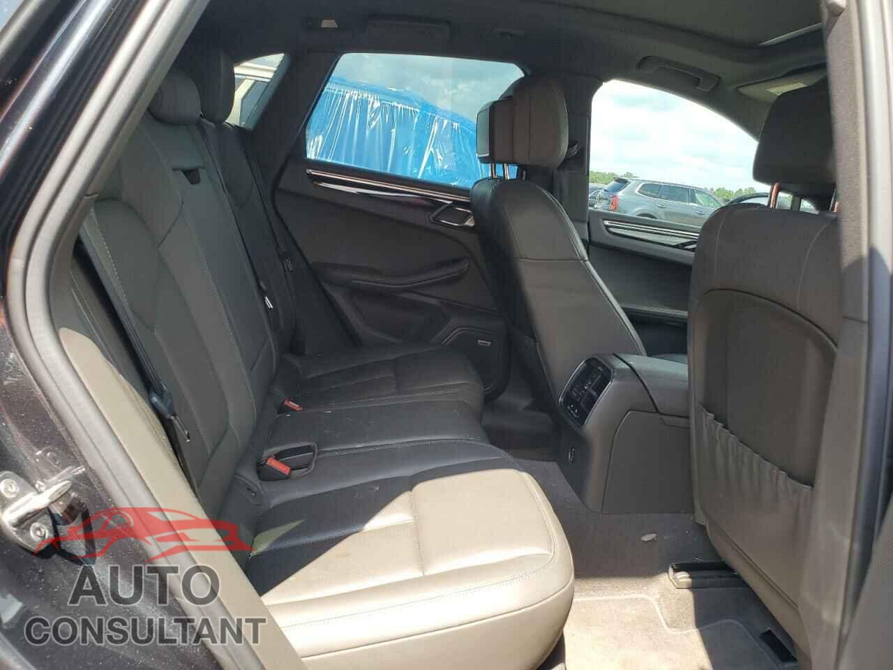 PORSCHE MACAN 2019 - WP1AB2A53KLB33646