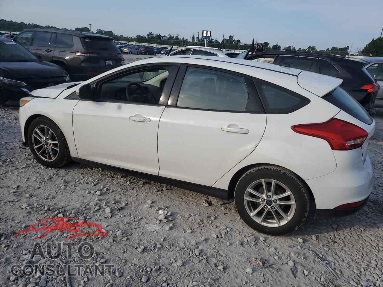 FORD FOCUS 2017 - 1FADP3K27HL271876