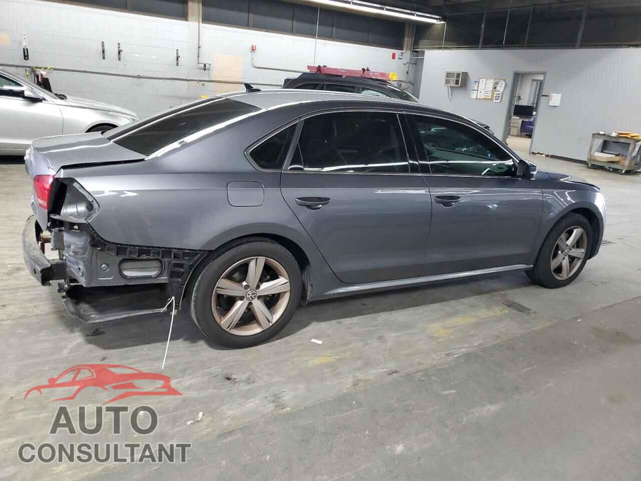 VOLKSWAGEN PASSAT 2015 - 1VWAS7A35FC120221