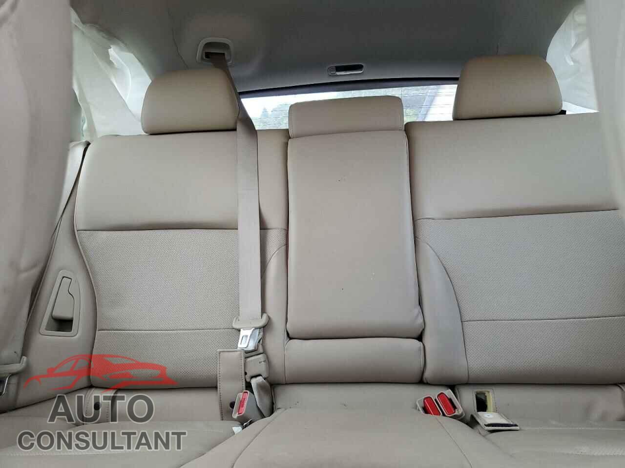 SUBARU OUTBACK 2017 - 4S4BSANC2H3325010