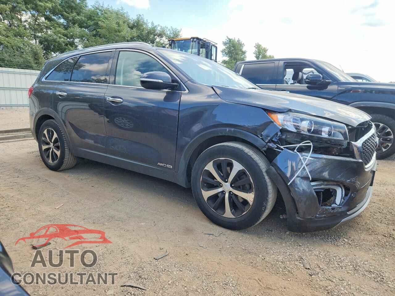 KIA SORENTO 2018 - 5XYPHDA58JG422151