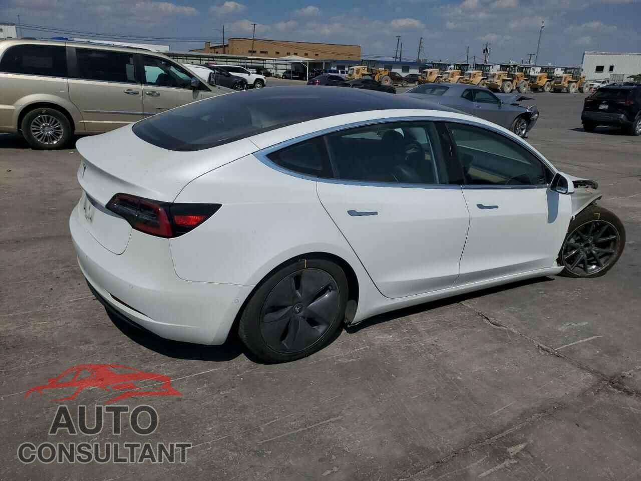 TESLA MODEL 3 2018 - 5YJ3E1EA0JF009161