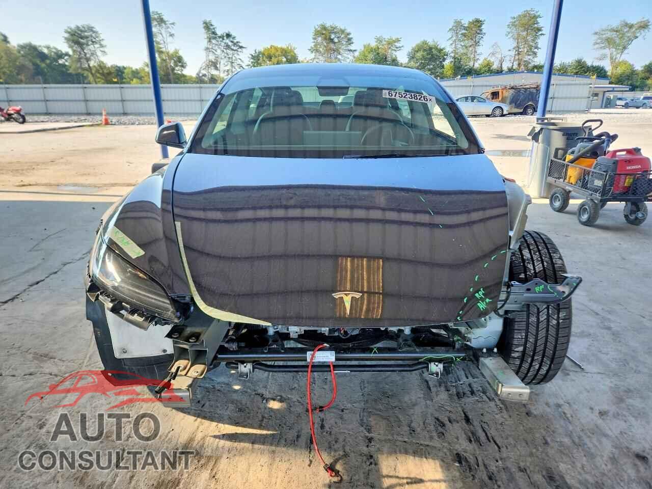 TESLA MODEL 3 2025 - 5YJ3E1EA2SF904779