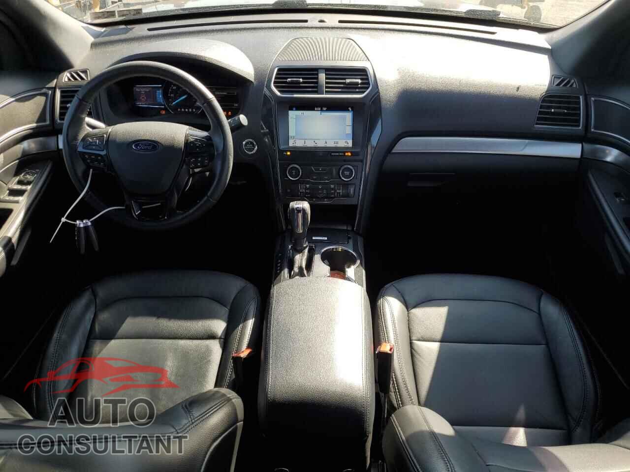 FORD EXPLORER 2018 - 1FM5K7D8XJGB84652