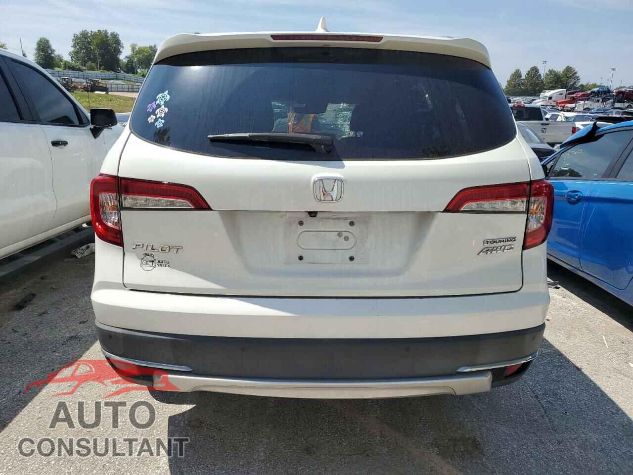 HONDA PILOT 2019 - 5FNYF6H62KB007355