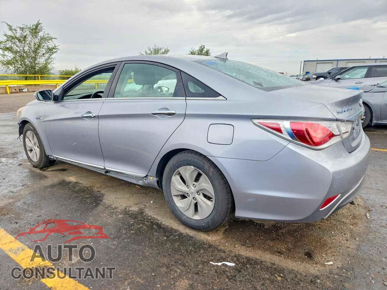 HYUNDAI SONATA 2015 - KMHEC4A41FA128686