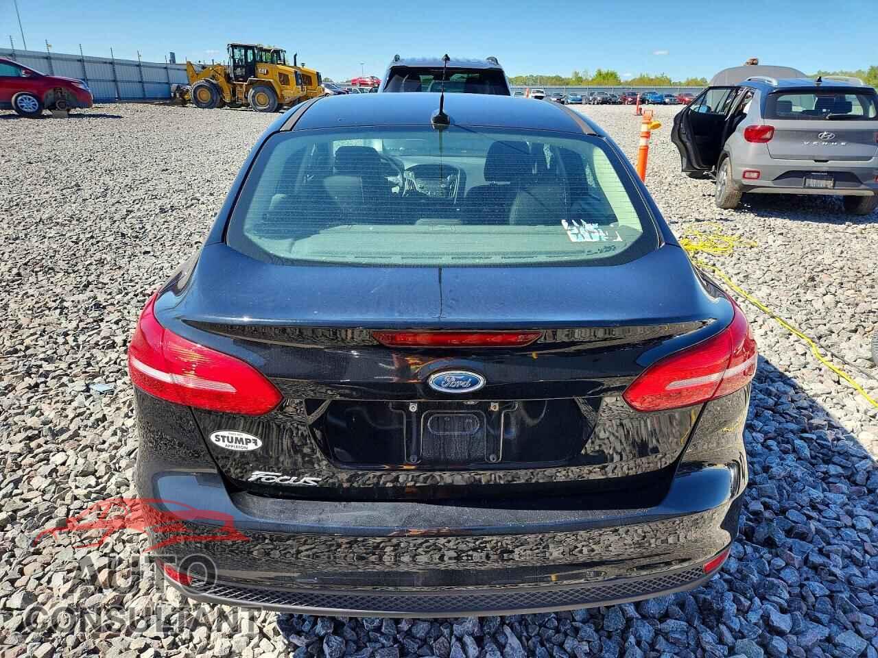 FORD FOCUS 2017 - 1FADP3E20HL312716