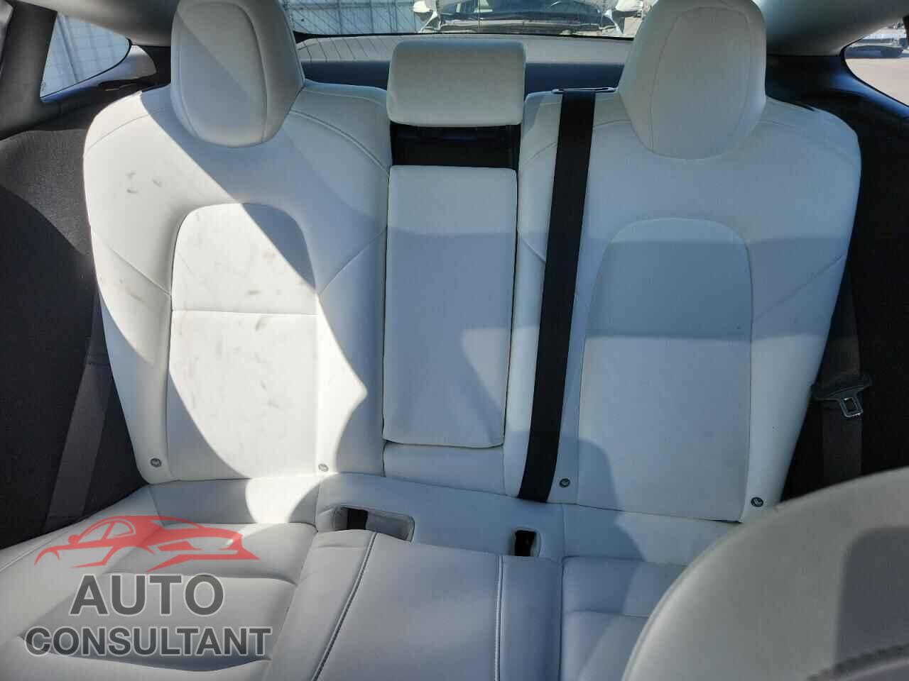 TESLA MODEL 3 2018 - 5YJ3E1EB2JF074943